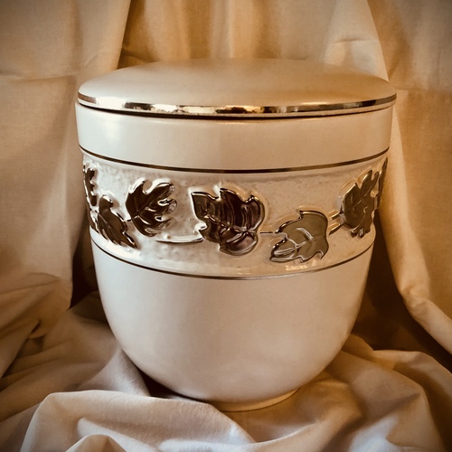 Ezüst borostyán porcelán kerek urna