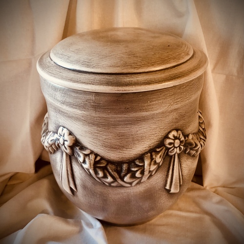 Antikolt porcelán kerek urna